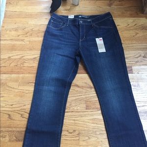 Levi jeans size 16. NWT